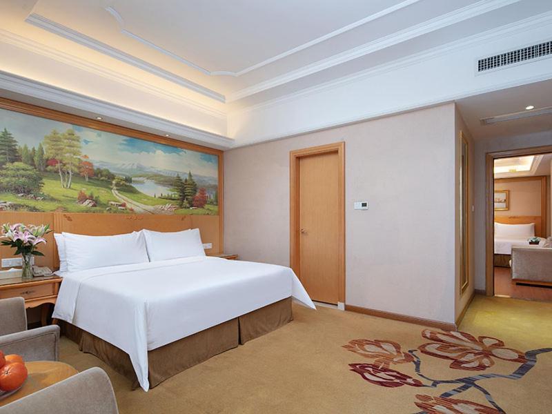 Vienna International Hotel Jiujiang Shili Street Exterior photo